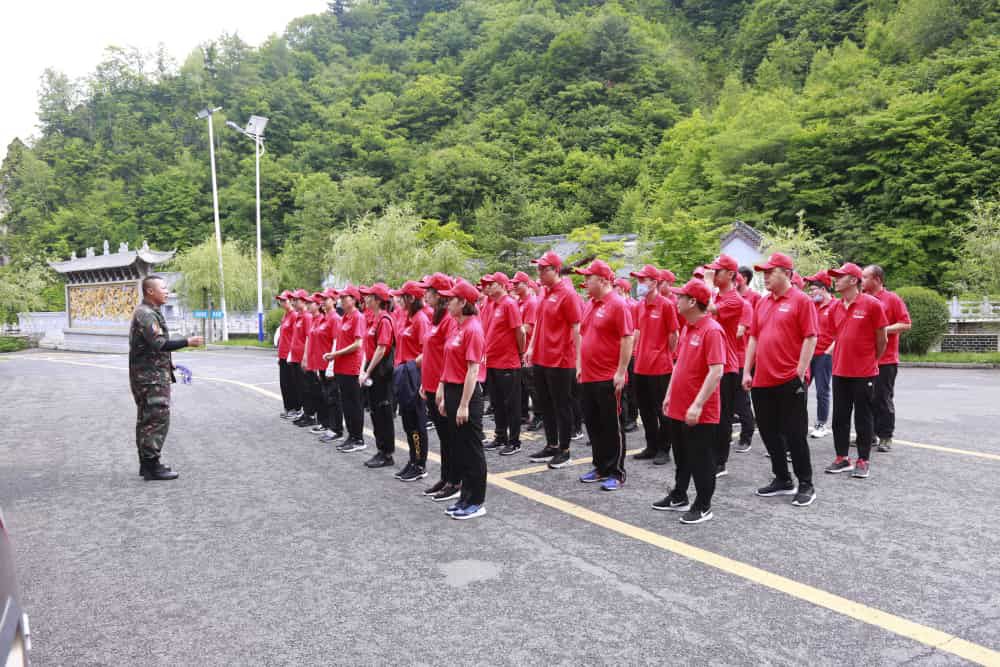 吉高千方黨支部組織開(kāi)展“奮斗百年路、啟航新征程”主題黨日活動(dòng)
